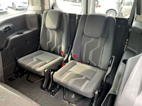 Used 2015 Ford Transit Connect XLT image 25