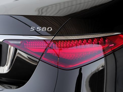 Used 2026 Mercedes-Benz Maybach S 580 4MATIC image 14