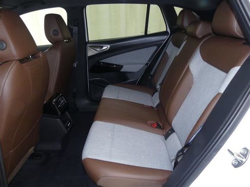 Used 2024 Volkswagen ID.4 Pro image 24