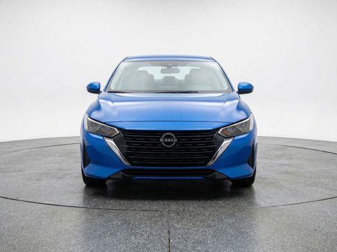 Used 2025 Nissan Sentra SV FWD image 2