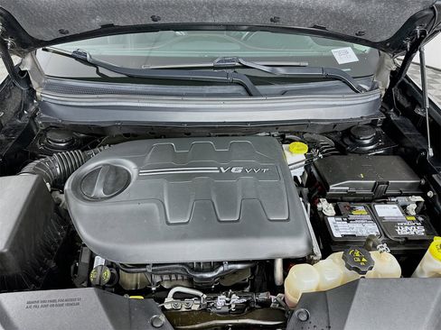 Used 2020 Jeep Cherokee Trailhawk w/ Cold Weather Group image 29