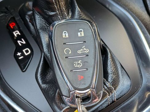 Used 2020 Chevrolet Camaro LT RWD image 31