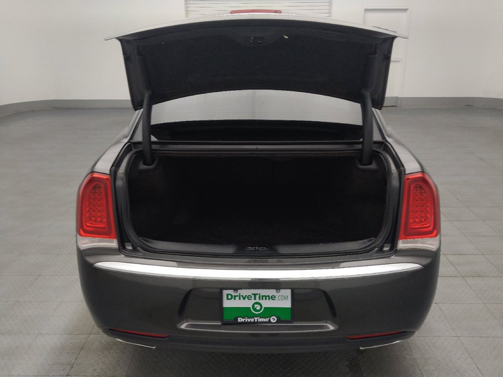 Used 2019 Chrysler 300 Touring w/ Quick Order Package 2EF RWD image 29