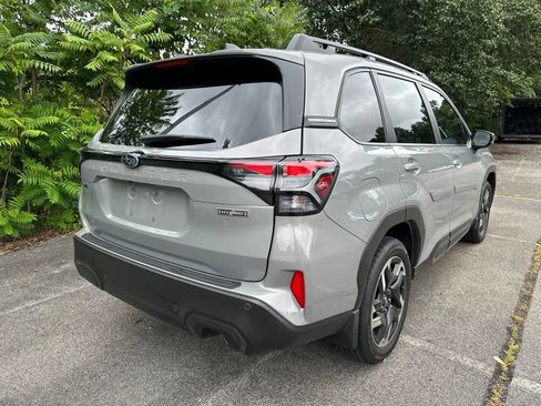 Used 2025 Subaru Forester Limited w/ Popular Package AWD/4WD image 3