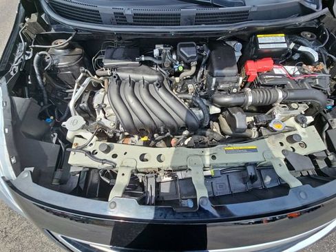 Used 2014 Nissan Versa SV FWD image 32