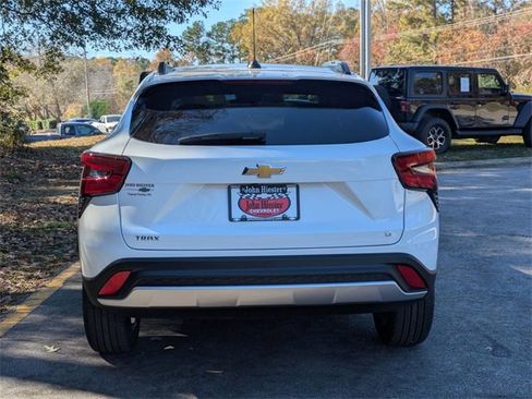 New 2026 Chevrolet Trax LT image 3
