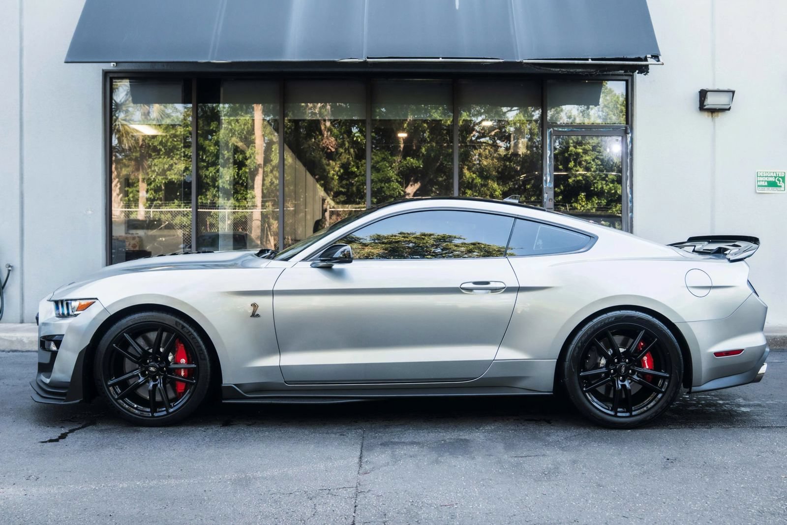 Used 2020 Ford Mustang Shelby GT500 w/ Technology Package RWD image 5
