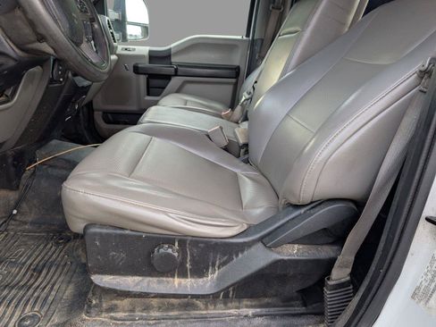 Used 2018 Ford F250 XL w/ Power Equipment Group AWD/4WD image 12