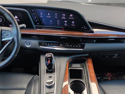 Certified 2021 Cadillac Escalade Premium Luxury image 3