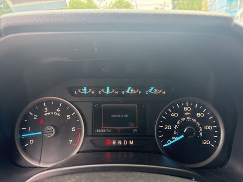 Used 2019 Ford F150 XLT w/ Equipment Group 302A Luxury AWD/4WD image 18