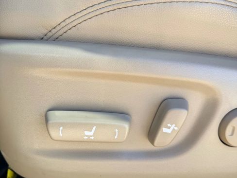 Used 2022 Toyota 4Runner SR5 Premium w/ Moonroof Package image 33