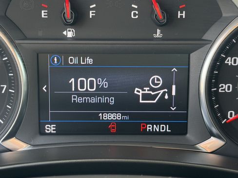 Used 2023 Chevrolet Equinox RS w/ LPO, Floor Liner Package FWD image 21