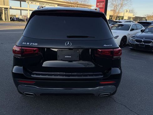 Used 2021 Mercedes-Benz GLB 250 4MATIC w/ Premium Package image 24
