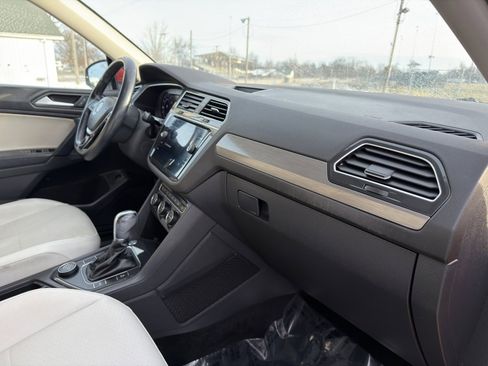 Used 2019 Volkswagen Tiguan SEL image 30