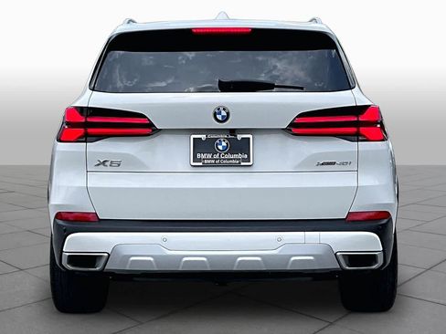 Used 2024 BMW X5 xDrive40i w/ Premium Package AWD/4WD image 4