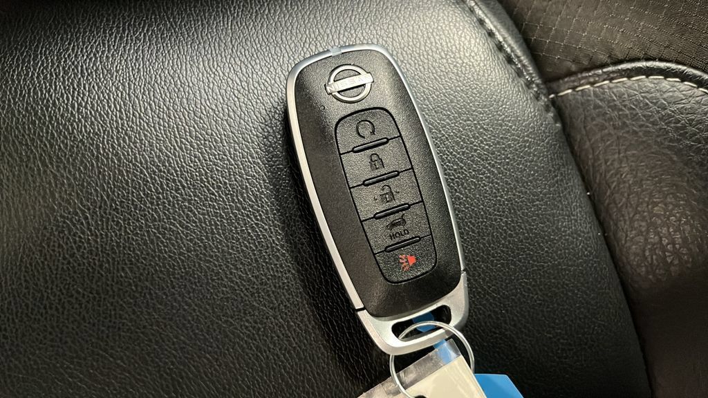Used 2023 Nissan Pathfinder SL AWD/4WD image 40