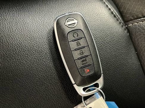 Used 2023 Nissan Pathfinder SL AWD/4WD image 40