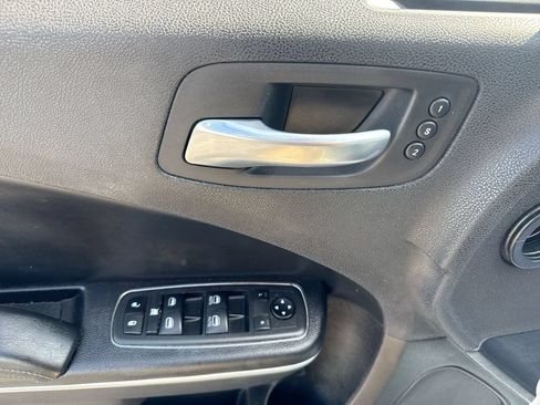 Used 2021 Dodge Charger SXT w/ Leather Interior Group RWD image 25