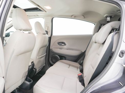 Used 2019 Honda HR-V Touring image 14