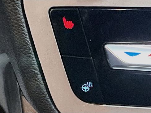 Used 2024 Ford Explorer XLT w/ Equipment Group 202A image 19