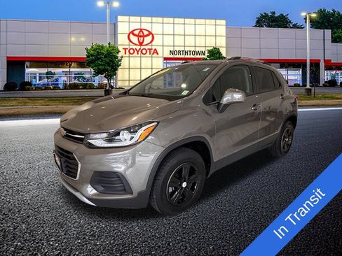 Used 2021 Chevrolet Trax LT AWD/4WD image 1