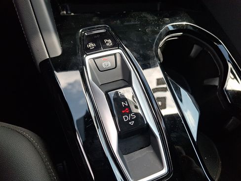 Certified 2025 Audi Q5 Premium w/ Convenience Package AWD/4WD image 15