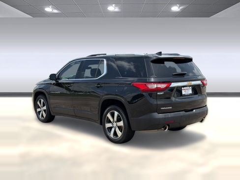 Used 2018 Chevrolet Traverse LT FWD image 3