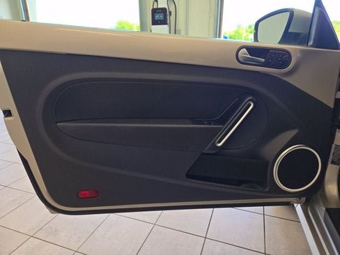 Used 2013 Volkswagen Beetle 2.5 FWD image 13