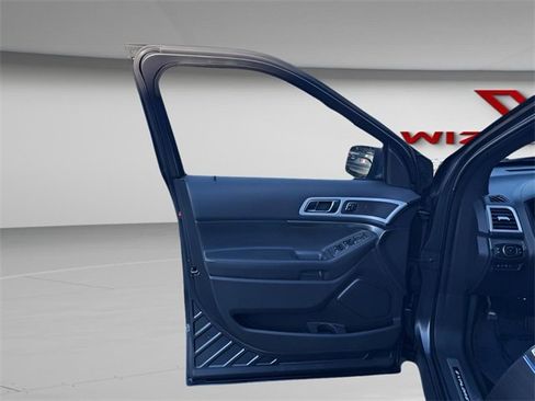 Used 2015 Ford Explorer Sport w/ Equipment Group 401A image 11