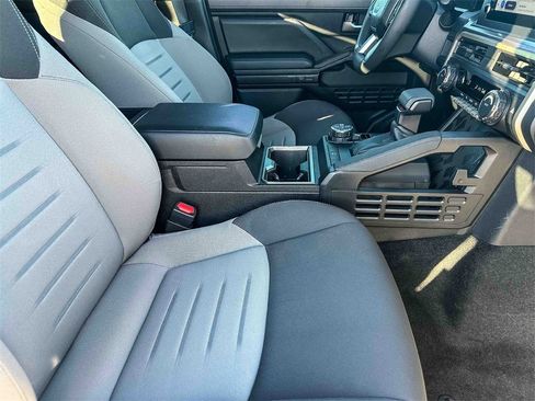 Used 2024 Toyota Tacoma TRD Off-Road image 22