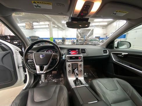 Used 2018 Volvo S60 T5 Dynamic w/ Vision Package image 28