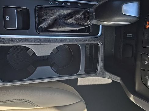 Used 2019 Ford Escape SEL AWD/4WD image 17