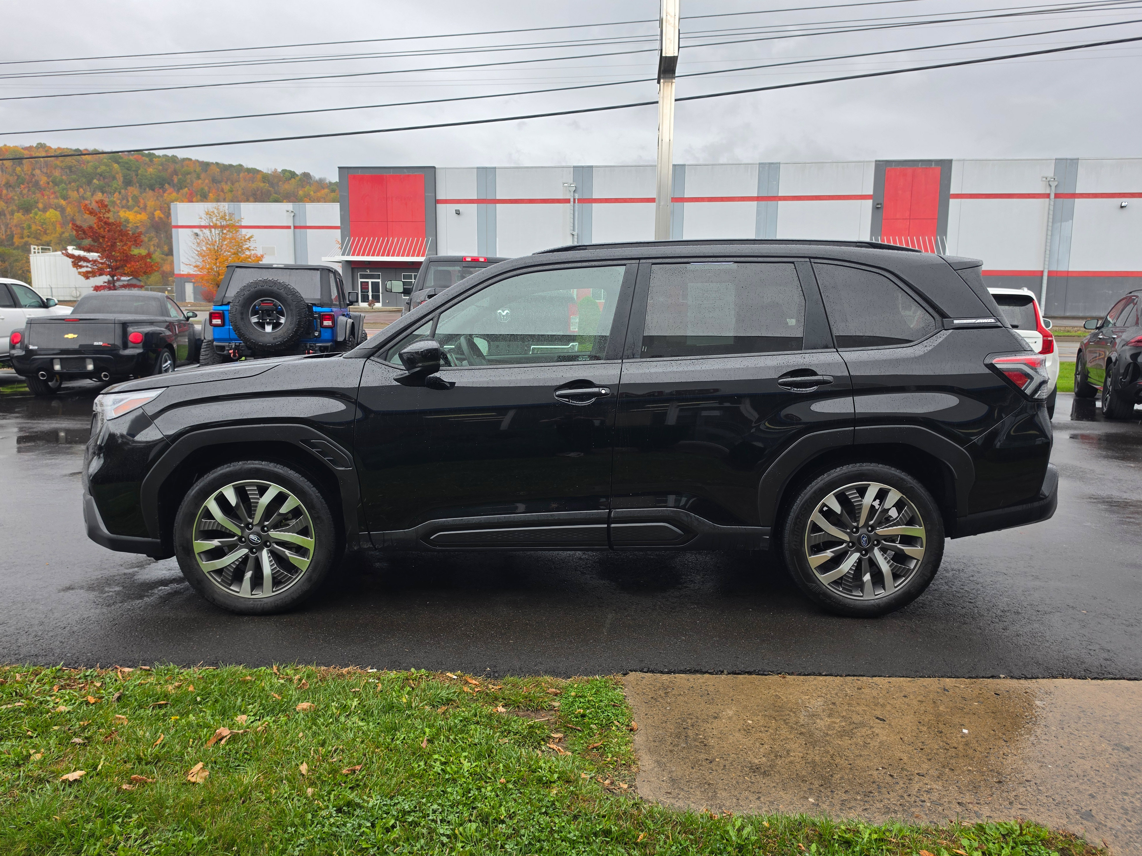 Used 2025 Subaru Forester Touring AWD/4WD image 7