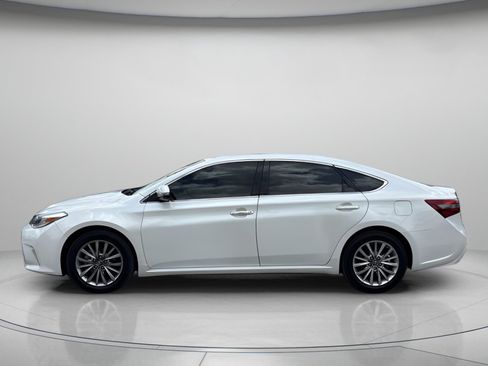 Used 2018 Toyota Avalon Limited FWD image 5