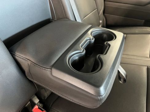 Used 2024 Chevrolet Silverado 2500 LTZ AWD/4WD image 32