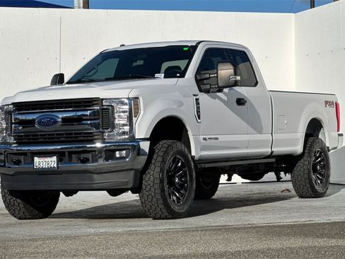 Used 2019 Ford F250 XLT w/ XLT Value Package image 8