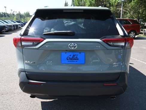 Used 2020 Toyota RAV4 XLE AWD/4WD image 12