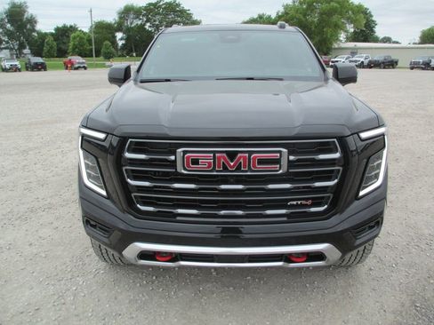 New 2026 GMC Yukon XL AT4 AWD/4WD image 10