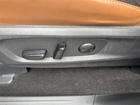 Used 2023 Nissan Pathfinder Platinum w/ Cargo Package image 17