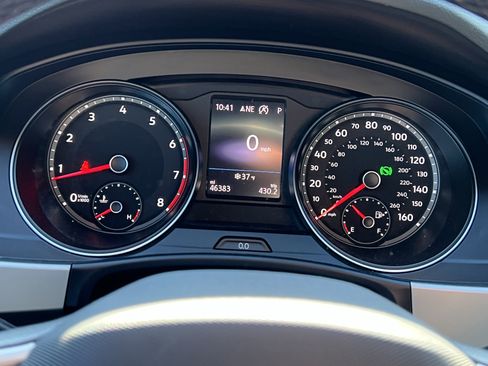 Used 2021 Volkswagen Atlas Cross Sport SE w/ Panoramic Sunroof Package image 21