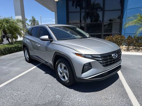 Used 2023 Hyundai Tucson SE FWD image 2
