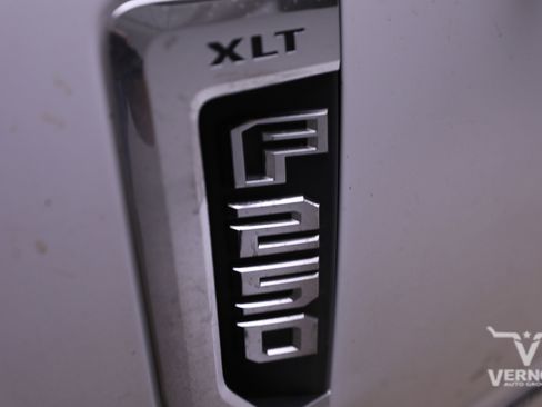 Used 2018 Ford F250 XLT w/ XLT Value Package image 11