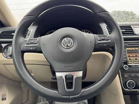 Used 2015 Volkswagen Passat TDI SEL Premium image 18