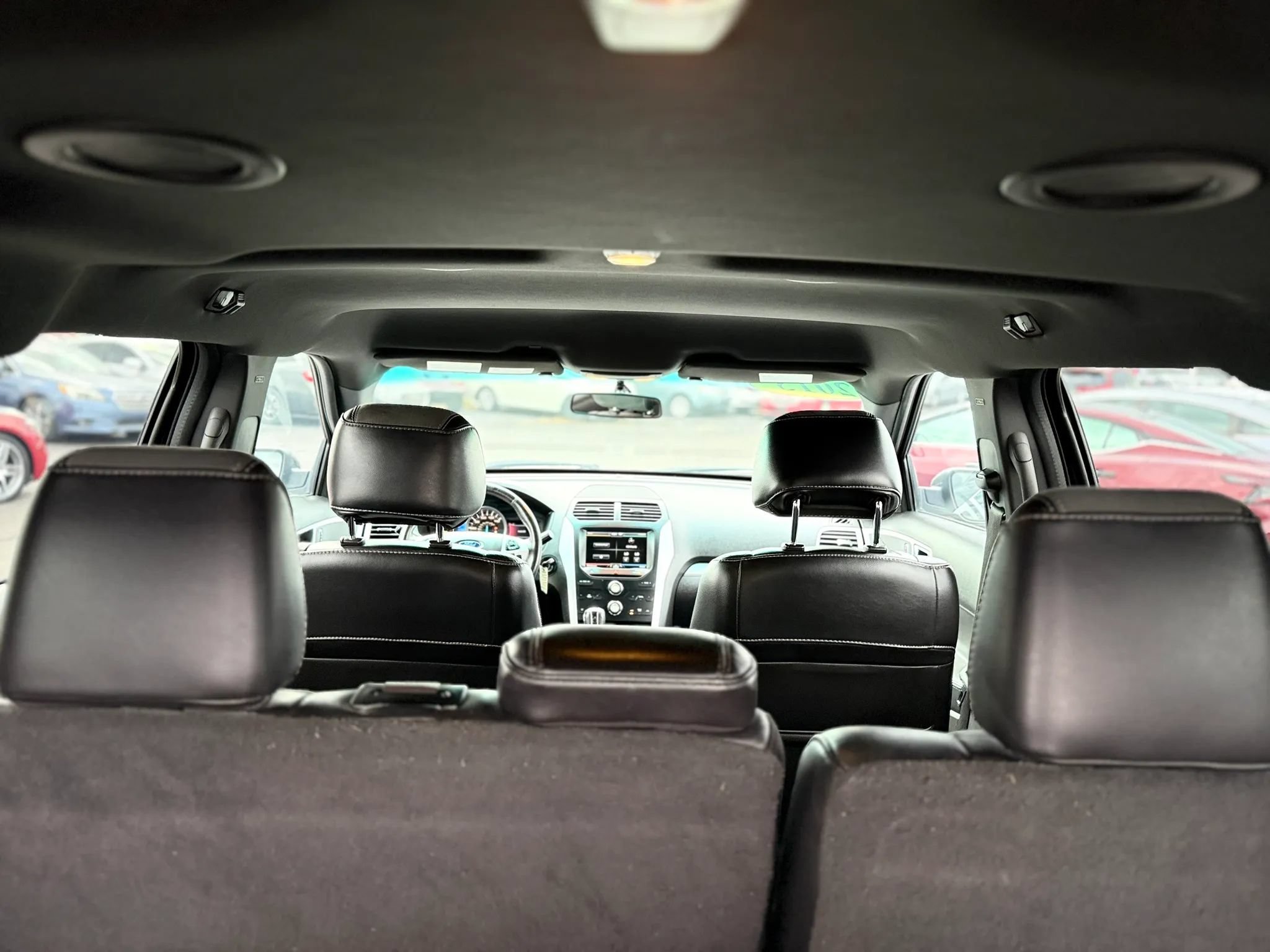 Used 2015 Ford Explorer XLT w/ Equipment Group 202B FWD image 8