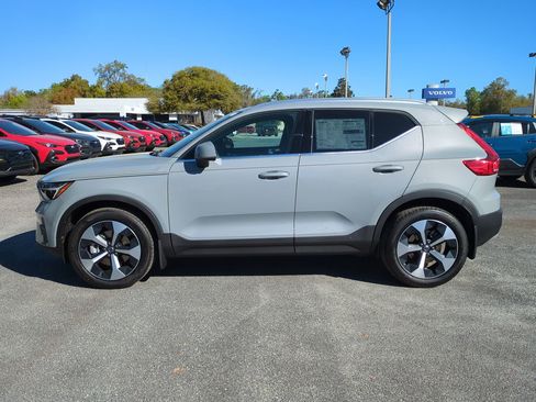 New 2025 Volvo XC40 B5 Core w/ Protection Package Premier image 7