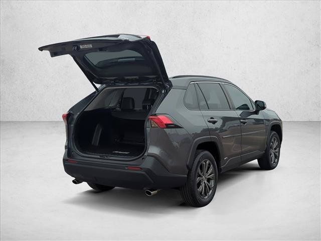 Used 2022 Toyota RAV4 XLE Premium AWD/4WD image 8