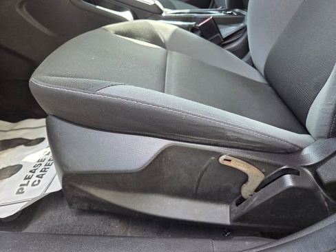 Used 2012 Ford Focus SE FWD image 13