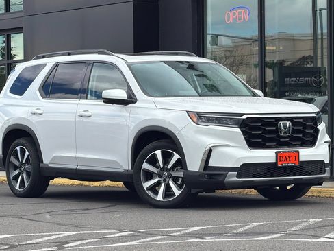 Used 2023 Honda Pilot Elite image 2