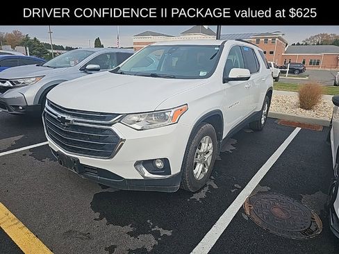 Used 2020 Chevrolet Traverse LT w/ Driver Confidence II Package image 3