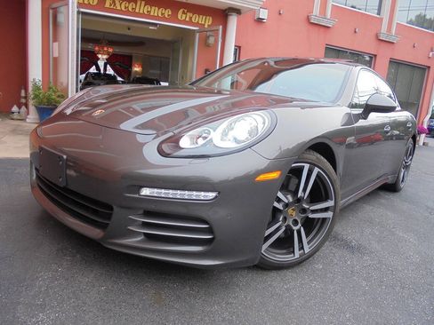 Used 2015 Porsche Panamera 4 AWD/4WD image 2